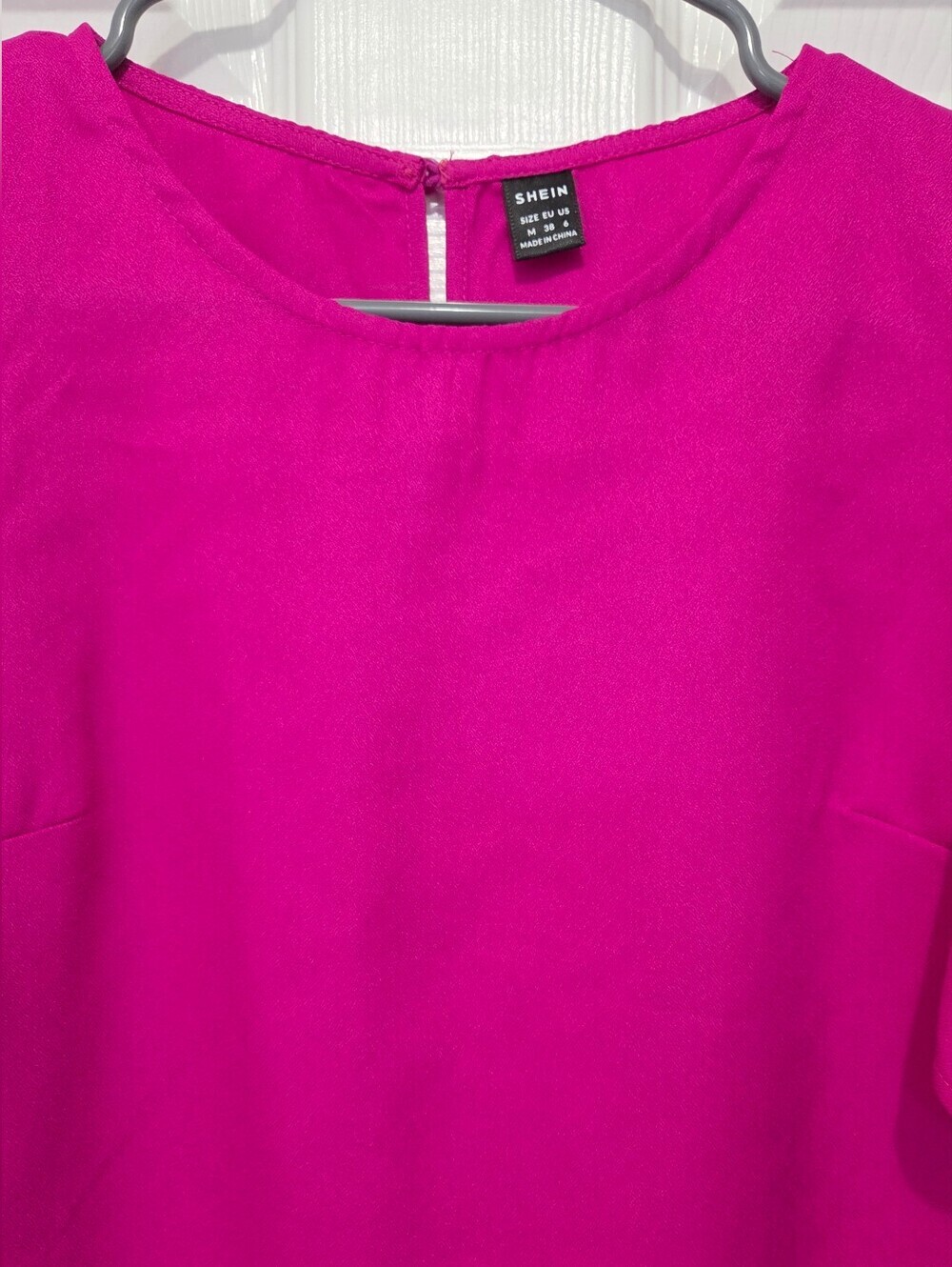 Women's Hot Pink Puff Short Sleeve Blouse Top Size Medium Business Casual - Picture 2 of 8